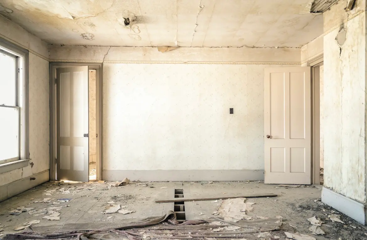 Waste disposal crew managing a cleanout project in Winchester